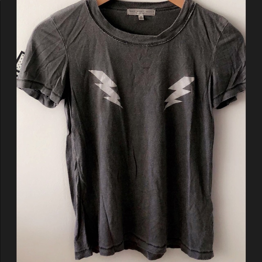 lightning bolts gray  tee shirt